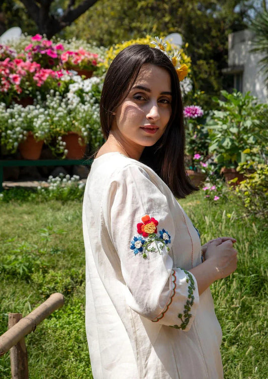 Off White Embroidered Cotton Kurta And Pant Set