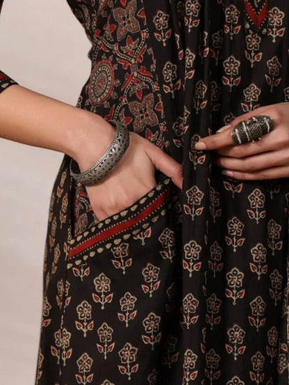 Beautiful Black Kurta With Pant Dupatta Set