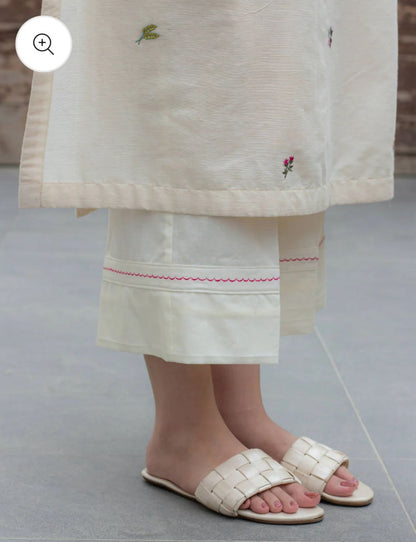 Floral Embroidered Regular Pure Cotton Kurta with Trousers