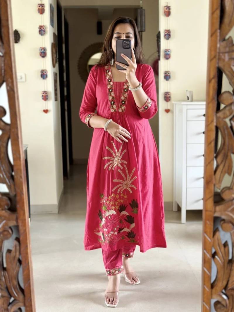 Pink Embroidered Kurta Set with Dupatta – Floral & Palm Motif Detailing