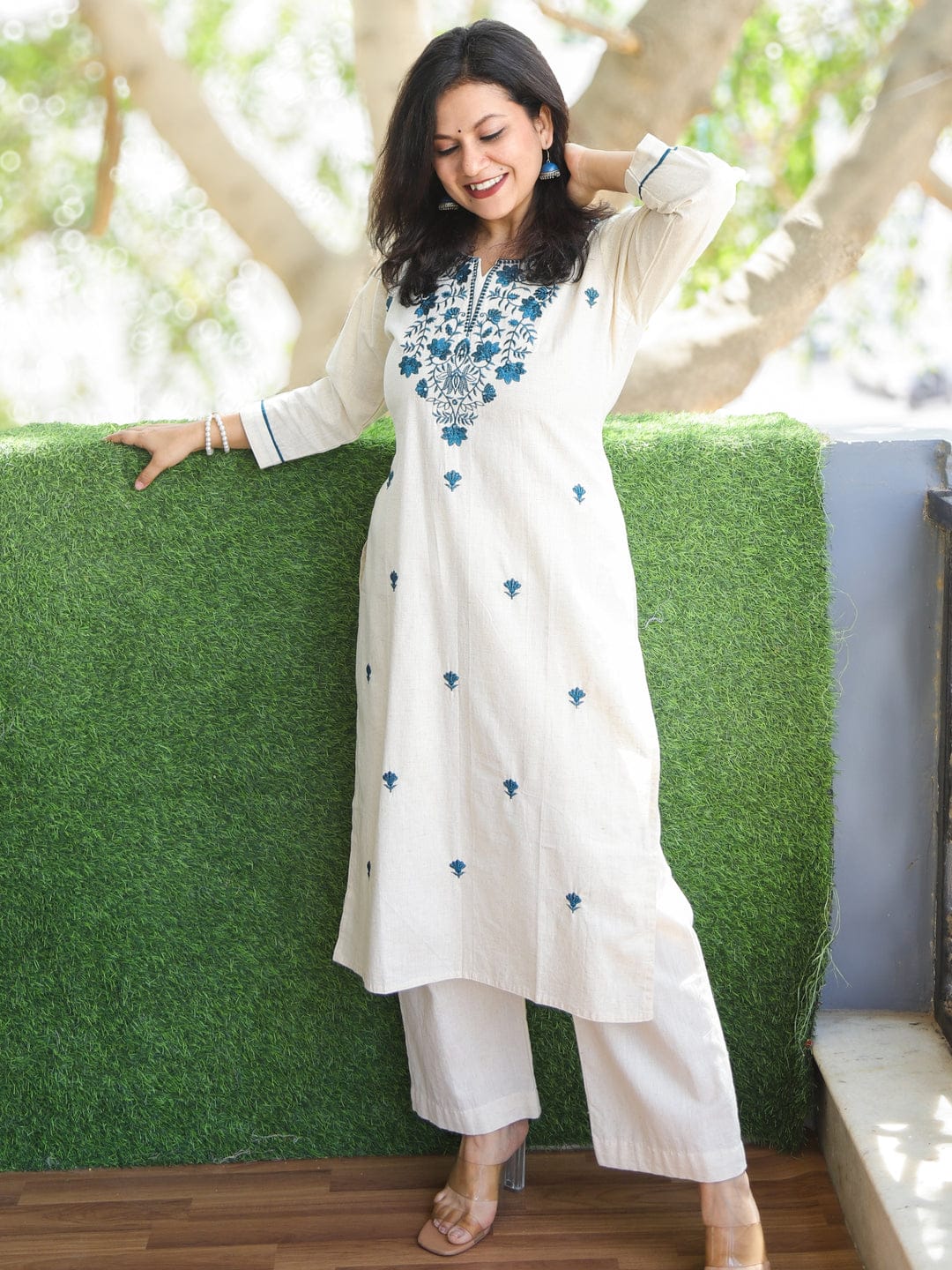 Ivory White Thread-Embroidered Kurta Pant Set